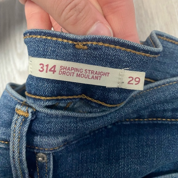 Levi’s 314 Shaping Straight Jeans - Picture 3 of 3